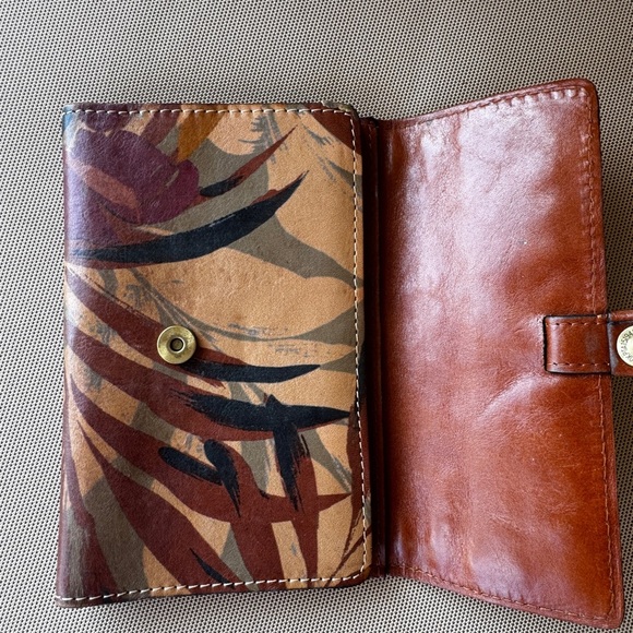 Patricia Nash Brown, Tan, Army Green & Black Leather Print Wallet. - Picture 6 of 11